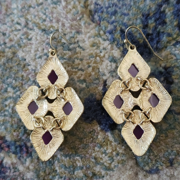 Purple stoned earrings - Picture 3 of 4